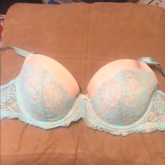 32 DD Victoria’s Secret Lace Demi Bra - Picture 3 of 4